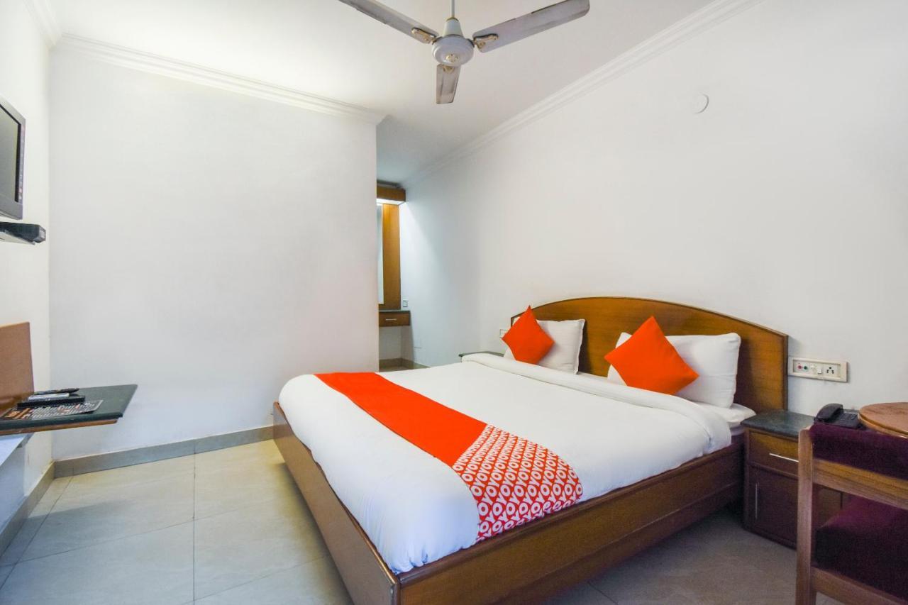 Oyo V International Otel Amritsar Dış mekan fotoğraf